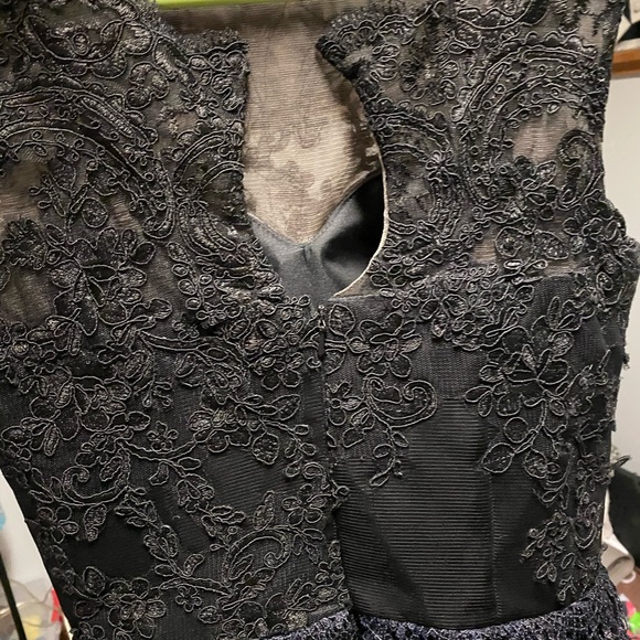 NWT BLACK LACE DRESS - Picture 3 of 4